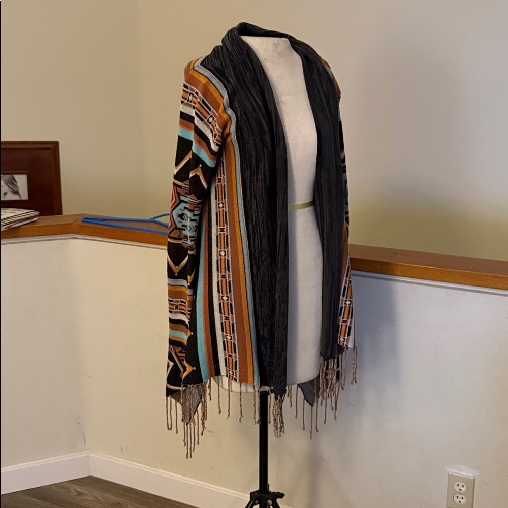 Billabong Tribal Patterned cardigan sweater wrap  with Fringe size medium